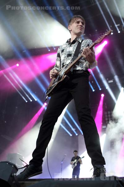 FRANZ FERDINAND - 2013-08-23 - SAINT CLOUD - Domaine National - Grande Scene - 